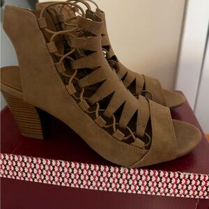 Stylish Dress Barn Tan Women's Heeled Sandals